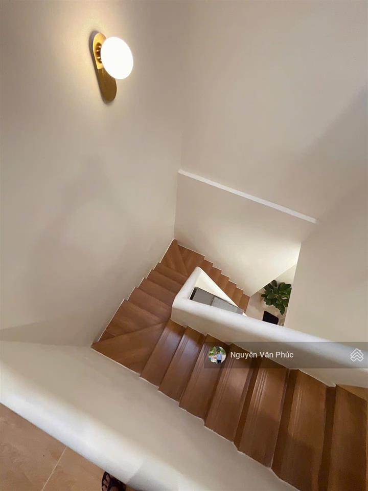 Nhà 2 tầng hxh 6m đường tô ngọc vân, ngay chợ thủ đức. dt 8m*8m=60m2 vuông vức. giá bán 6.9 tỷ tl