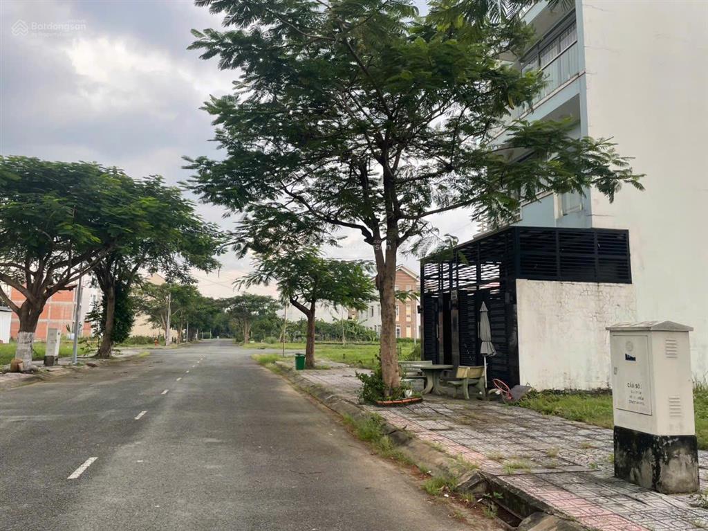 Bán nhanh các nền bt liên phường ngay q2 tphcm 57 triệu / m2, 334 m2