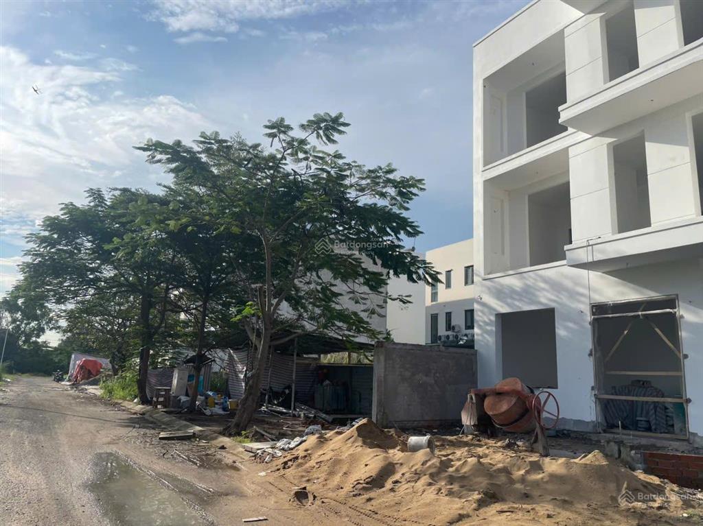 Bán gấp bt topia garden, 14,5 tỷ, 150m2 sổ hồng sang tên nhanh