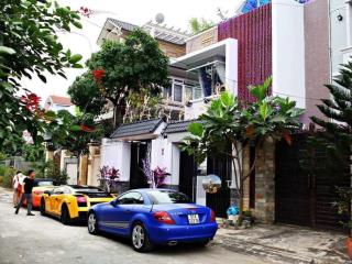 Biệt thự lê thị riêng ngay ubnd q12 sát gò vấp dt 200m2 hầm trệt 2 lầu nội thất full cao cấp mới