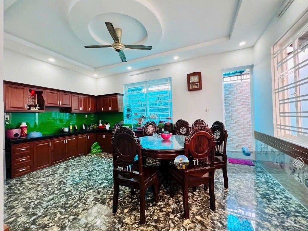 Biệt thự mini tân thới hiệp 21 sát bệnh viện q12 dt 7x25 sát mt tth21 giá 13.5 tỷ đường 30m