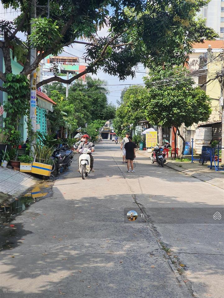 Bán nhà tô ký ngay chợ tch trung đoàn gia định liền kề 2 trường đh hẻm 8m dt 8x20m, trệt 13 tỷ