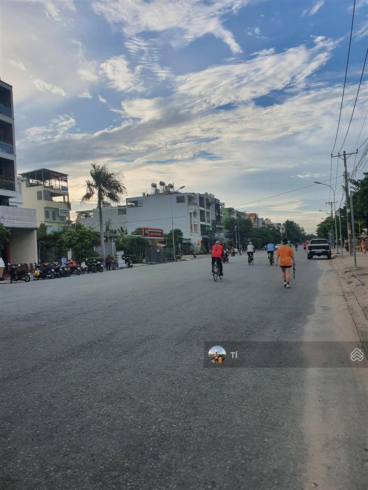 Đất trục đường 30m kdc an sương q12 ngay sát ubnd phường dt 4x25m thổ cư 100m2 giá 11 tỷ