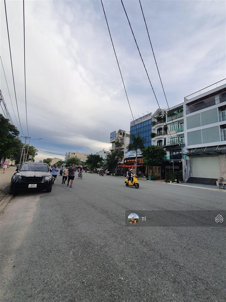 Đất trục đường 30m kdc an sương q12 ngay sát ubnd phường dt 4x25m thổ cư 100m2 giá 11 tỷ