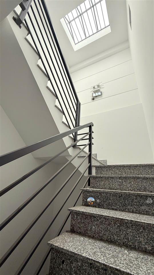 Bán nhà ở kèm chdv 8 phòng kênh tham lương nguyễn văn quá dt 5x20 trệt 3 lầu thu nhập 22tr