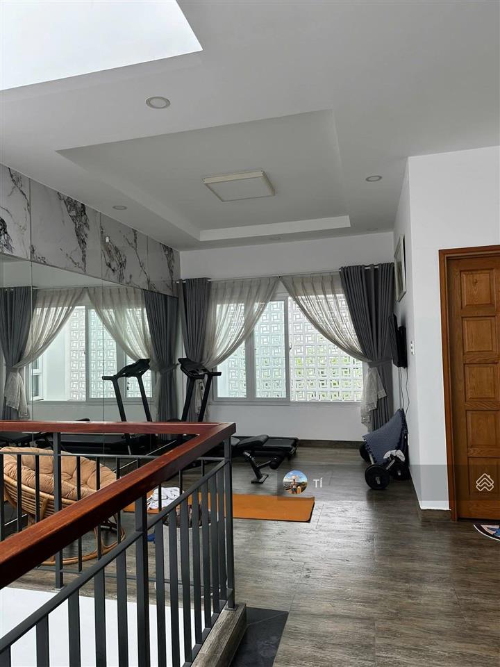 Biệt thự vườn lài nối dài dt 8x20m, trệt 2 lầu hxh 6m gần dh nguyễn tất thành giá 12.5 tỷ gần chợ