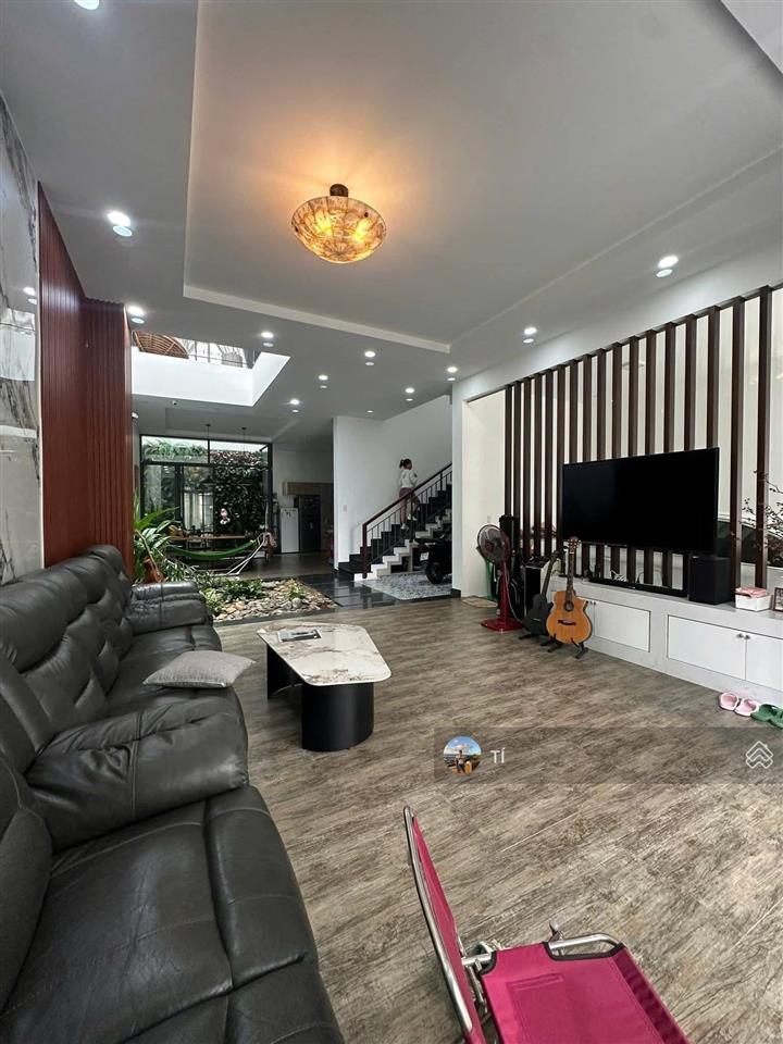 Biệt thự vườn lài nối dài dt 8x20m, trệt 2 lầu hxh 6m gần dh nguyễn tất thành giá 12.5 tỷ gần chợ