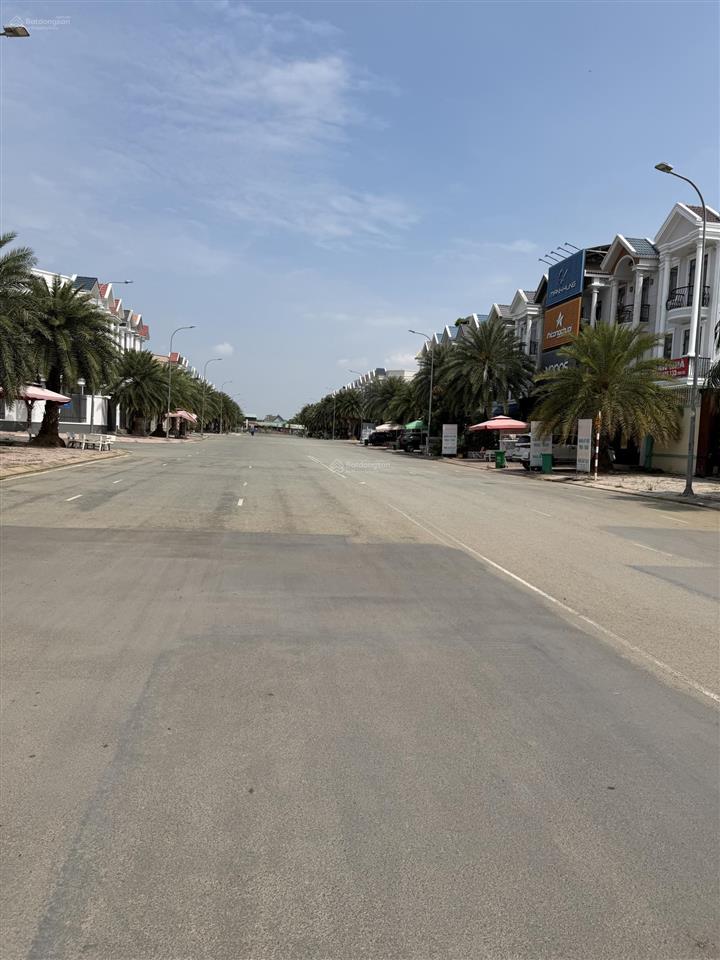 Bán lô đất 81,7m2 giá hạt dẻ ở centana trường lưu, phường long trường, quận 9 cũ.