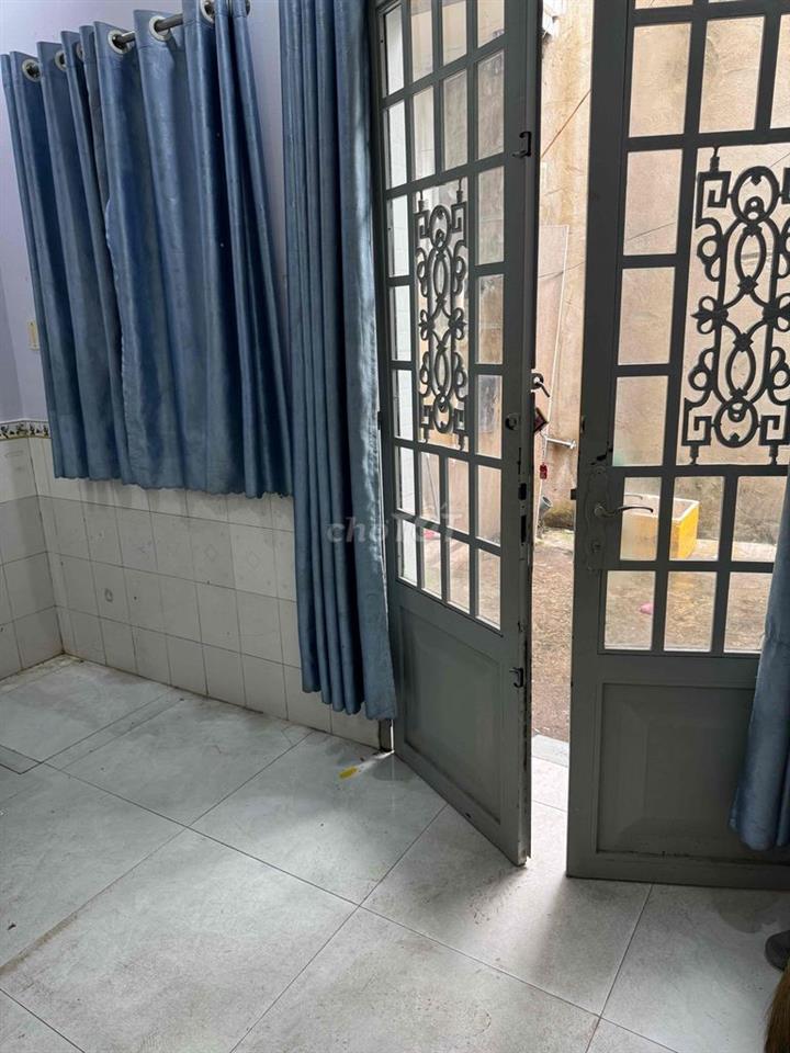 Cho thuê nhà hẻm số 8 đường Nguyễn Phúc Chu, đối die6n KCN Tân Bình