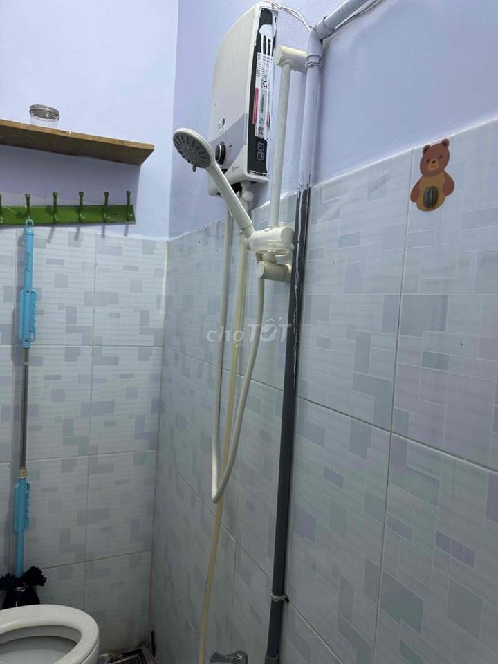 Cho thuê nhà hẻm số 8 đường Nguyễn Phúc Chu, đối die6n KCN Tân Bình