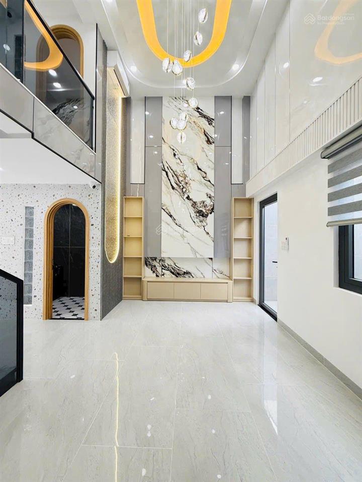 Nhà mới 5.5m x 15m đúc 1 lầu  mua để ở hoặc cho thuê cực giá cao