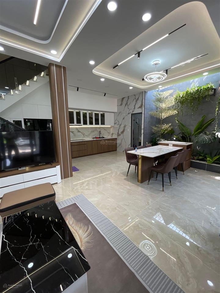 Nhà mới4m x 14m lững 3 lầuhẻm 6m.giá 5.5tỷ,nhà 5m x 18m 4 lầu.đường xe tăng ngủ