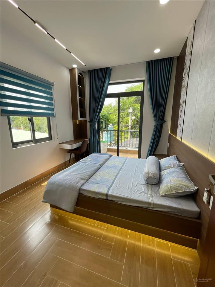 Nhà mới4m x 14m lững 3 lầuhẻm 6m.giá 5.5tỷ,nhà 5m x 18m 4 lầu.đường xe tăng ngủ