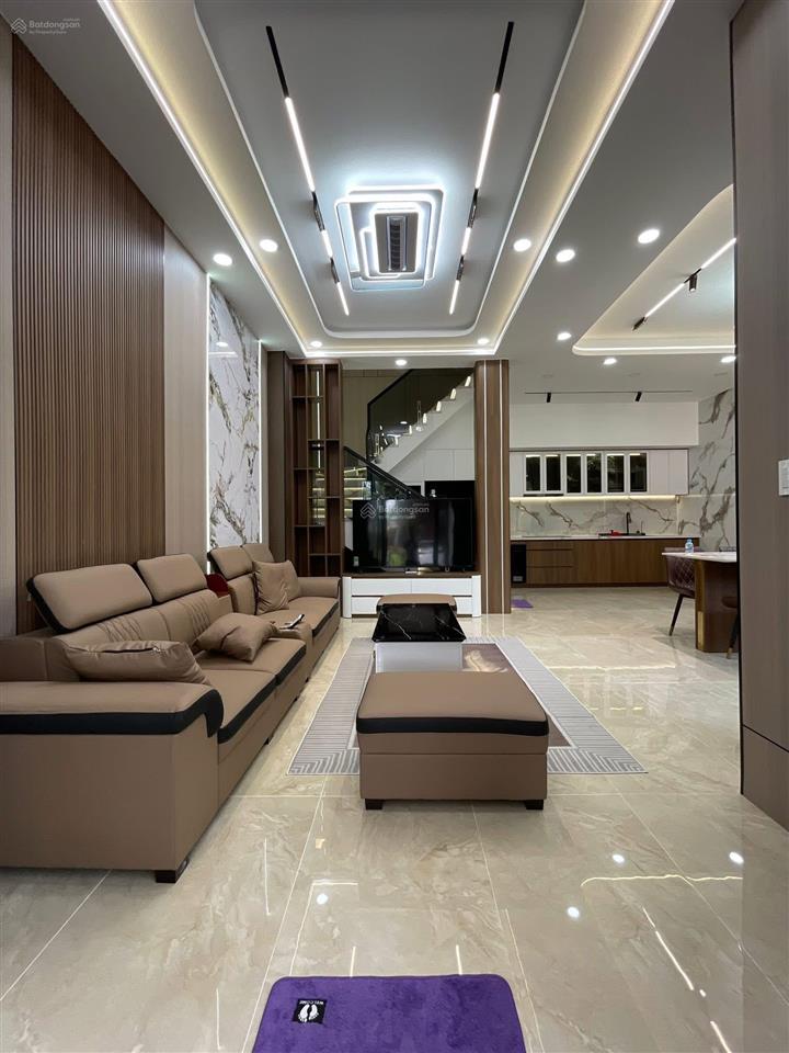 Nhà mới4m x 14m lững 3 lầuhẻm 6m.giá 5.5tỷ,nhà 5m x 18m 4 lầu.đường xe tăng ngủ