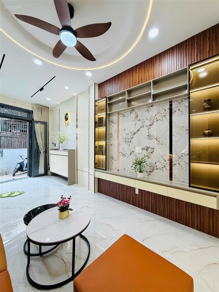 Bán nhà tân bình  ngộp chỉ 5 tỷ **  đúc 2 lầu 3 ph  gần nhà ga t3