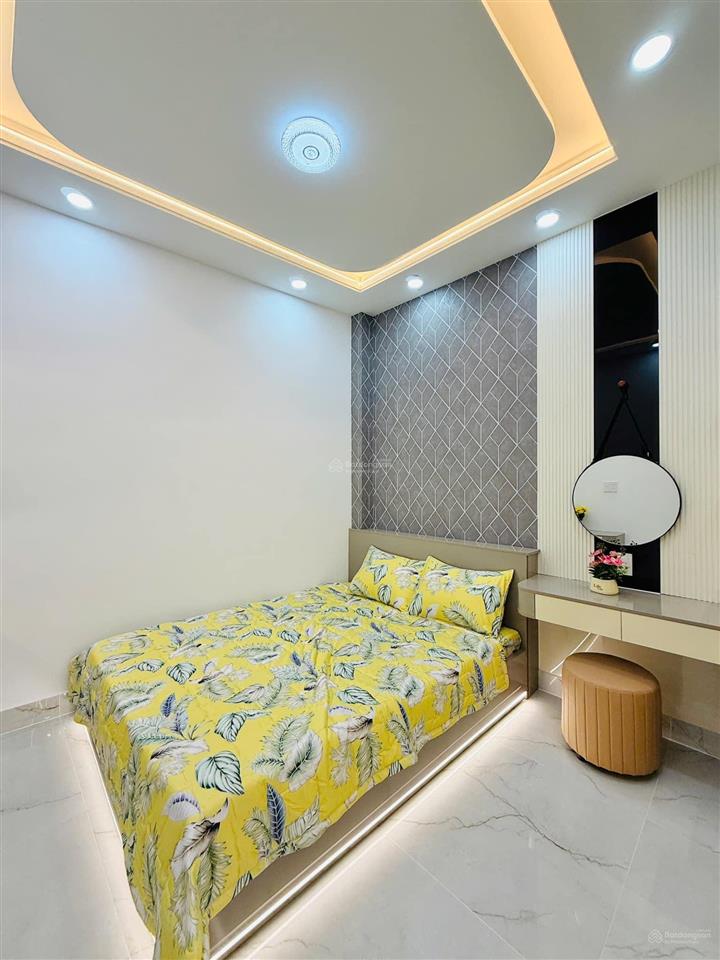 Bán nhà tân bình  ngộp chỉ 5 tỷ **  đúc 2 lầu 3 ph  gần nhà ga t3