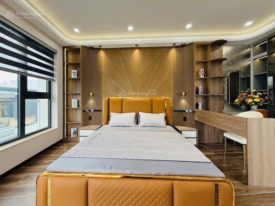 Ngộp oxy giảm 3 tỷ  nhà 7m x 15m 4 lầu thang máy  góc 2 mặt tiền 6m phan huy ích