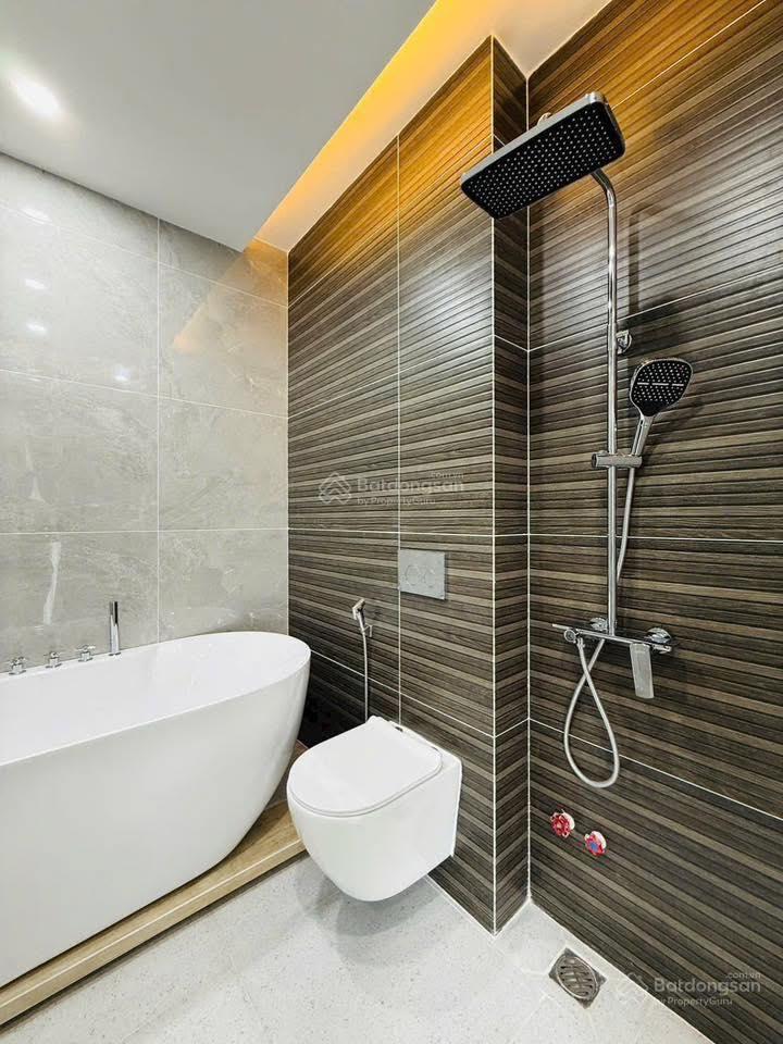 Ngộp oxy giảm 3 tỷ  nhà 7m x 15m 4 lầu thang máy  góc 2 mặt tiền 6m phan huy ích
