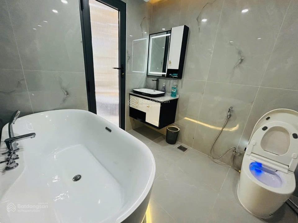 Thiếu oxy lỗ 1 tỷnhà 6m x 8m 4 lầugaraxe 7 chỗhẻm 6m phan huy ích
