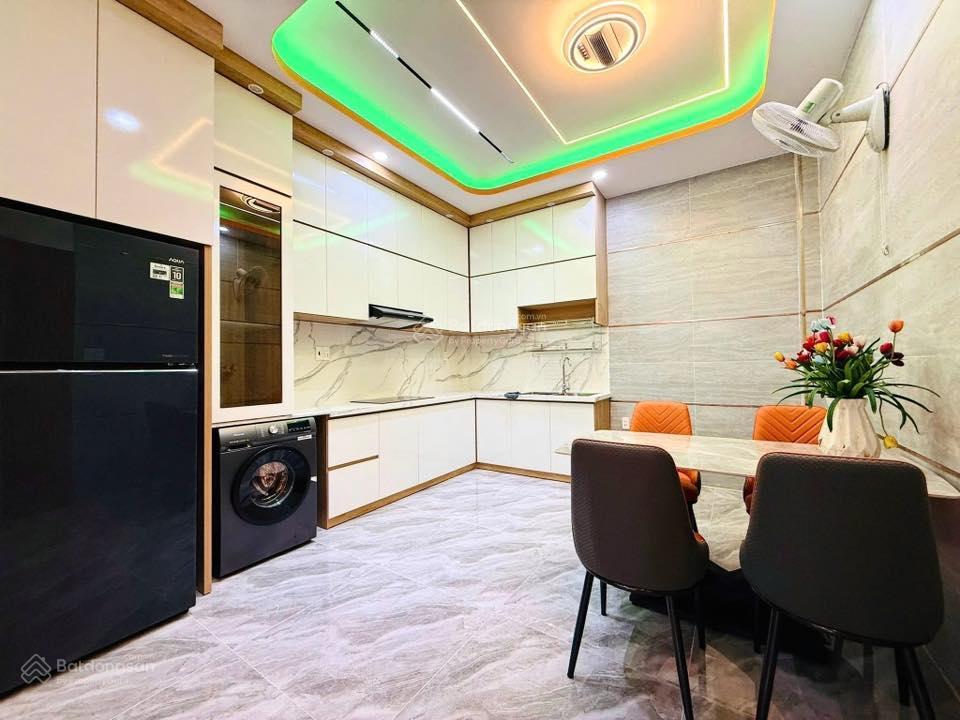 Nợ ngân hàng xã lỗ nhà 4mx18m hẻm 5m phạm văn bạch