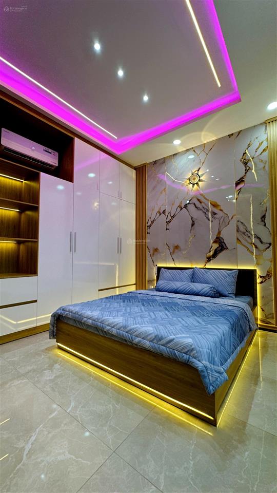 Ngộp ngán hàng xả lỗ nhà 4m x 18m giá 7 tỷ phạm văn bạch