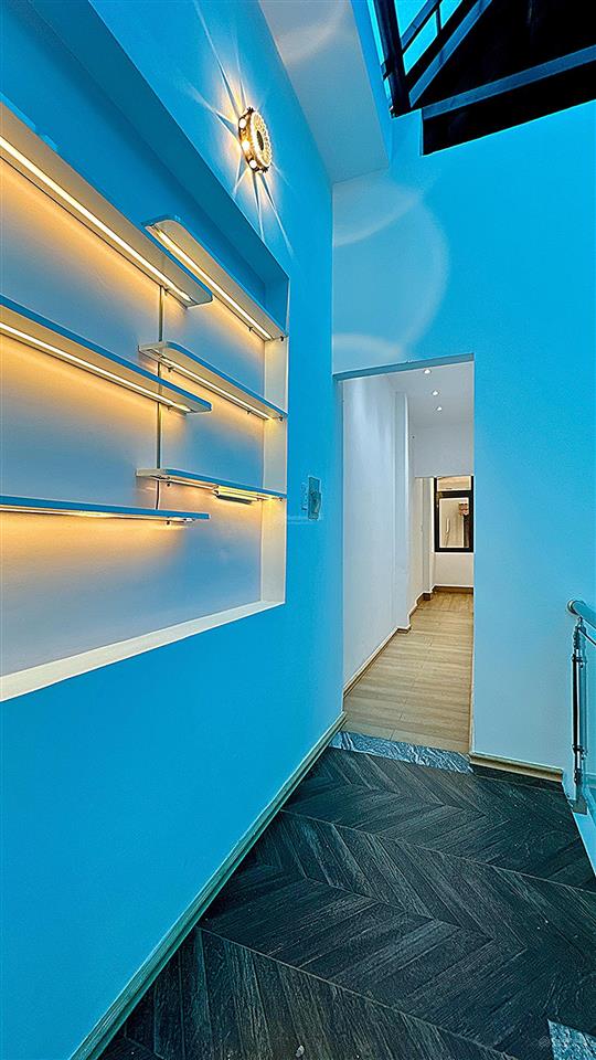 Ngộp ngán hàng xả lỗ nhà 4m x 18m giá 7 tỷ phạm văn bạch