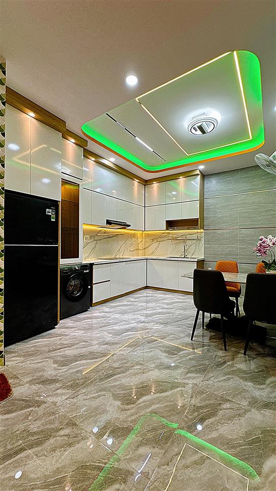 Ngộp ngán hàng xả lỗ nhà 4m x 18m giá 7 tỷ phạm văn bạch
