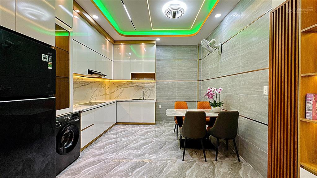 Ngộp ngán hàng xả lỗ nhà 4m x 18m giá 7 tỷ phạm văn bạch