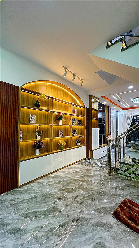 Ngộp ngán hàng xả lỗ nhà 4m x 18m giá 7 tỷ phạm văn bạch