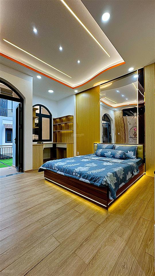 Ngộp ngán hàng xả lỗ nhà 4m x 18m giá 7 tỷ phạm văn bạch