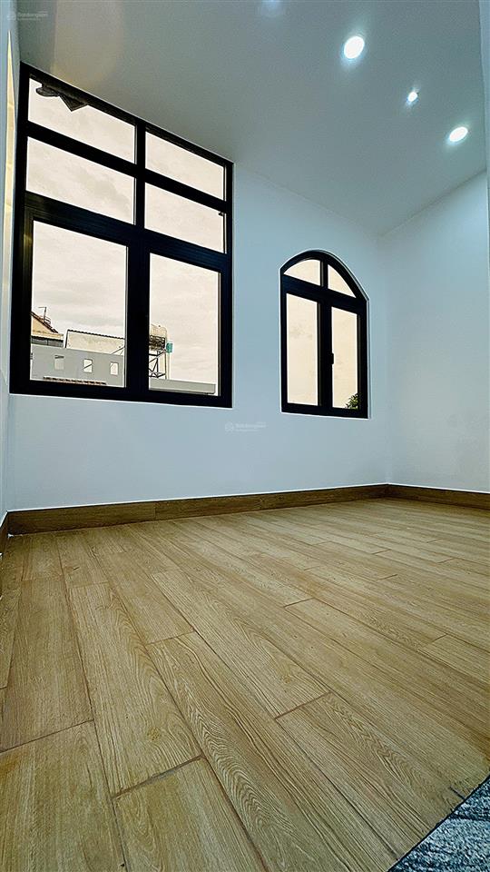 Ngộp ngán hàng xả lỗ nhà 4m x 18m giá 7 tỷ phạm văn bạch
