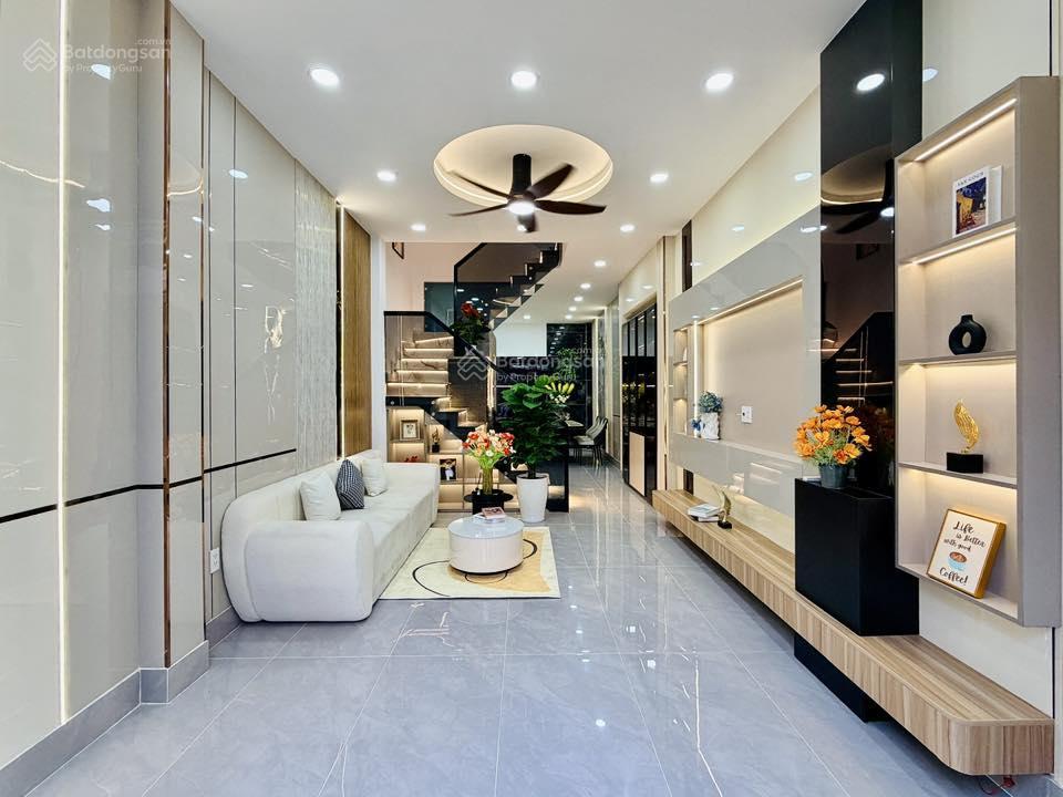 Nhà 4m x 12m đường thông 6m buôn bán