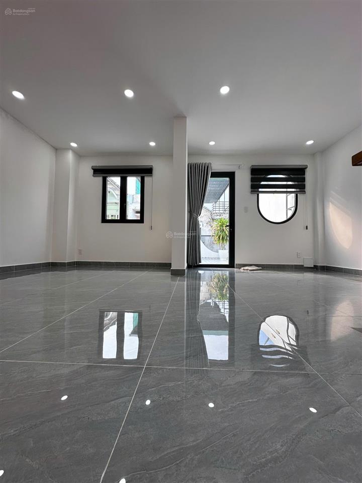 Ngộp nợ giảm 1 tỷ nhà 6mx11m 3 lầu  đặc biệt phòng ngủ dưới trệt