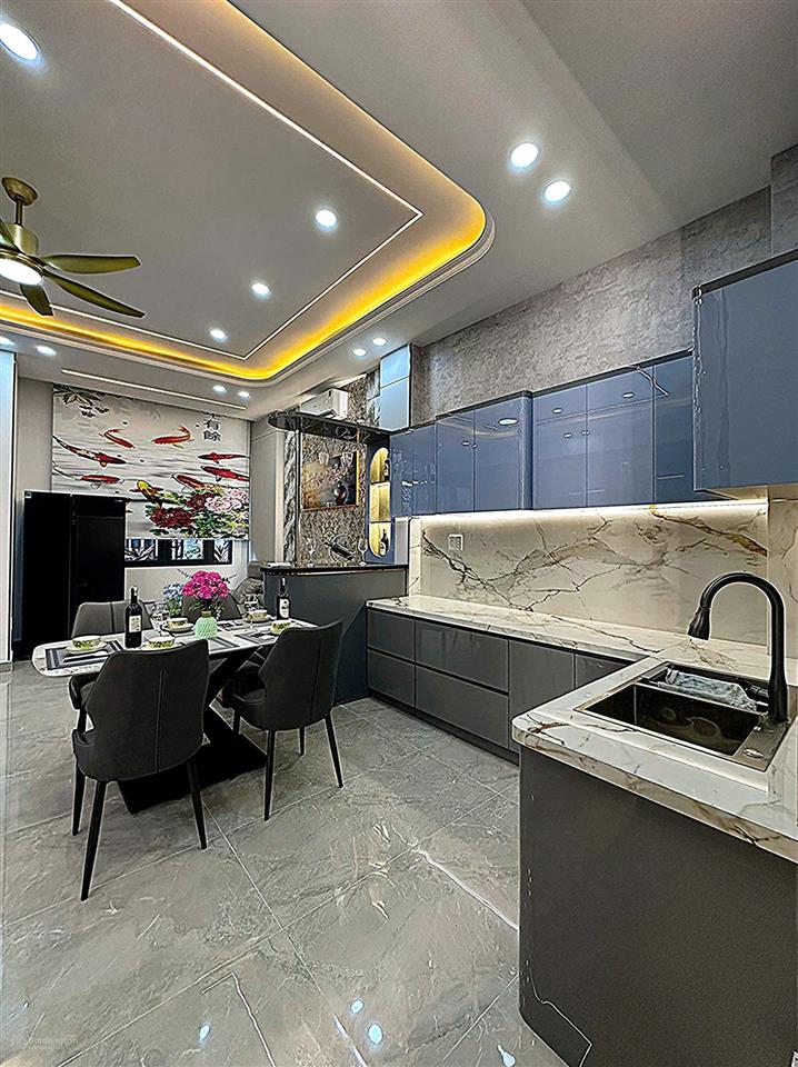Ngộp nợ giảm 1 tỷ nhà 6mx11m 3 lầu  đặc biệt phòng ngủ dưới trệt