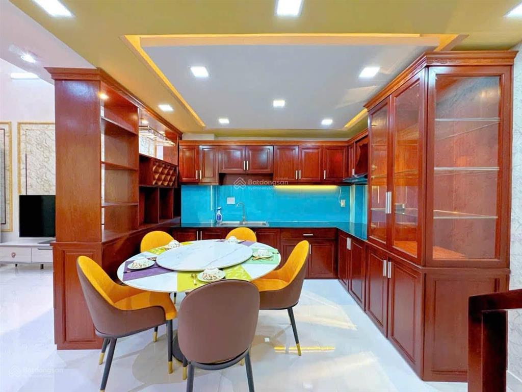 Cho thuê nhà nguyên căn 6mx9m lững 3 lầu hxh thông phan huy ích