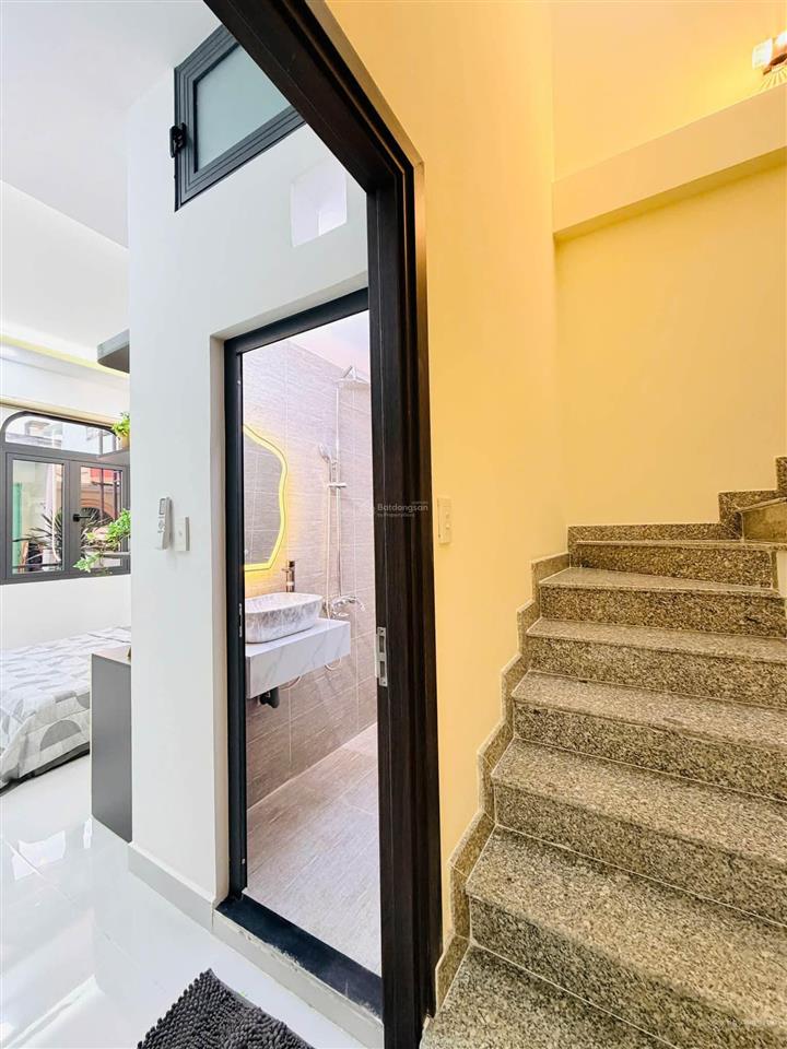 Nhà tân bình  6.5m x 9m gần nhà ga t3  sân bay tân sơn nhất.