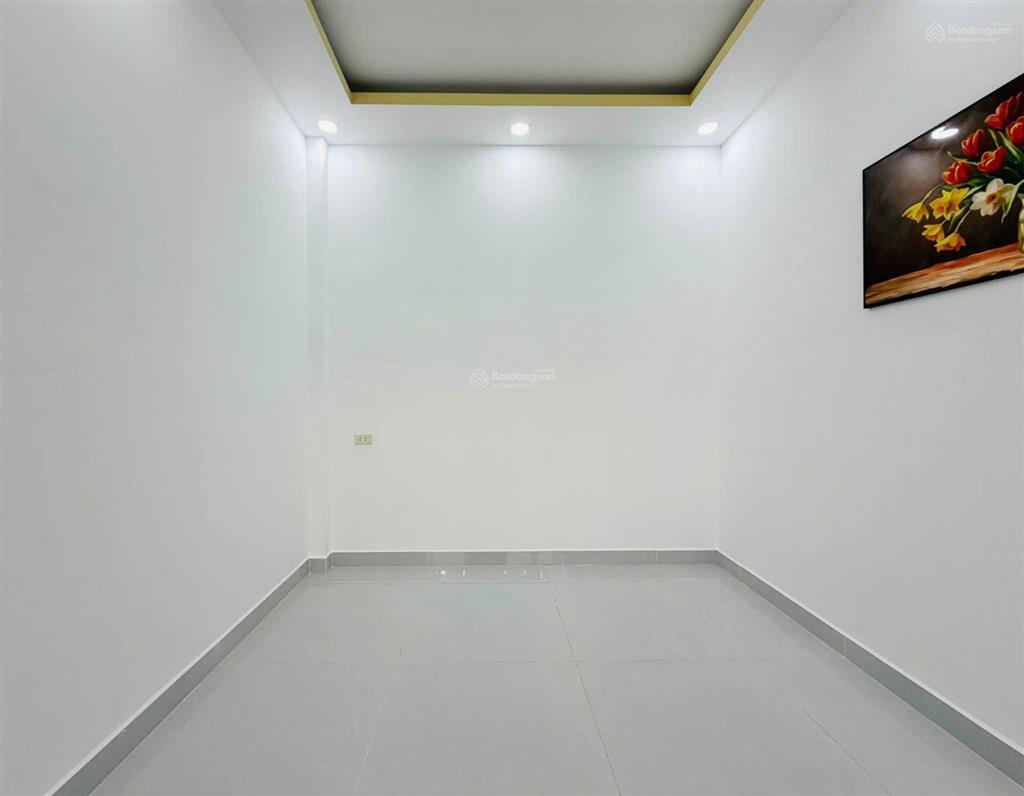 Nhà tân bình  6.5m x 9m gần nhà ga t3  sân bay tân sơn nhất.