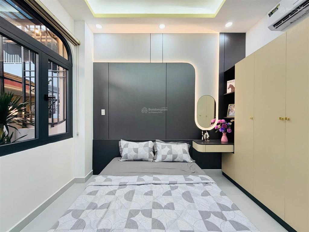 Nhà tân bình  6.5m x 9m gần nhà ga t3  sân bay tân sơn nhất.