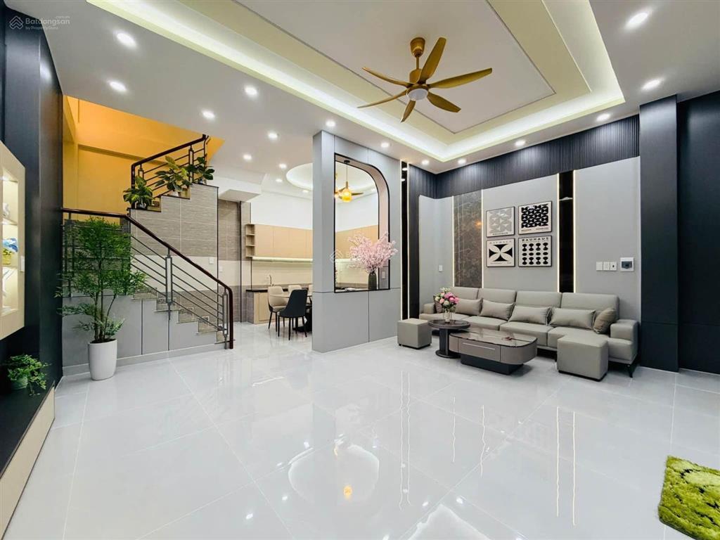 Nhà tân bình  6.5m x 9m gần nhà ga t3  sân bay tân sơn nhất.