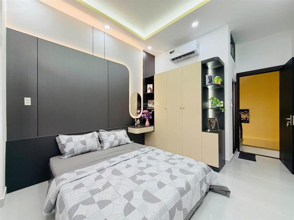 Nhà tân bình  6.5m x 9m gần nhà ga t3  sân bay tân sơn nhất.