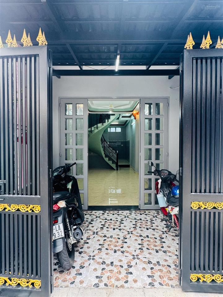 Chính chủ bán nhà đẹp 39/26 đường nguyễn hồng đào  1 trệt 3 lầu, có sân thượng  giá 7.68 tỷ, chốt