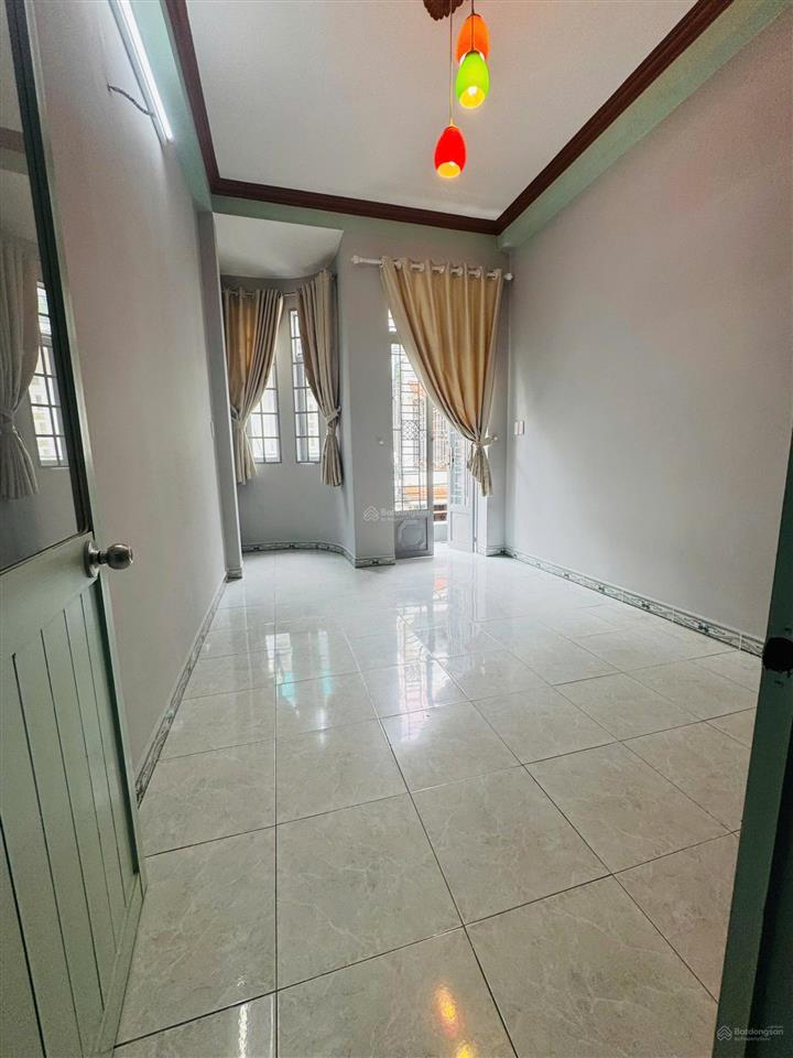 Chính chủ bán nhà đẹp 39/26 đường nguyễn hồng đào  1 trệt 3 lầu, có sân thượng  giá 7.68 tỷ, chốt