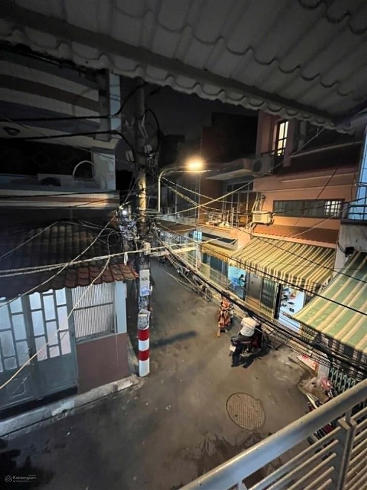 Bán nhà riêng tại lạc long quân, 3,65 tỷ, 35 m2, giá siêu hời