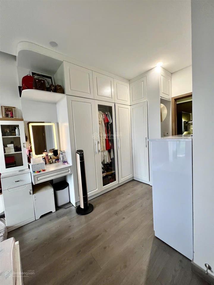 Khách em cần bán căn góc 2pn tòa a5 view công viên giá 7tỷ2 diamond alnata plus