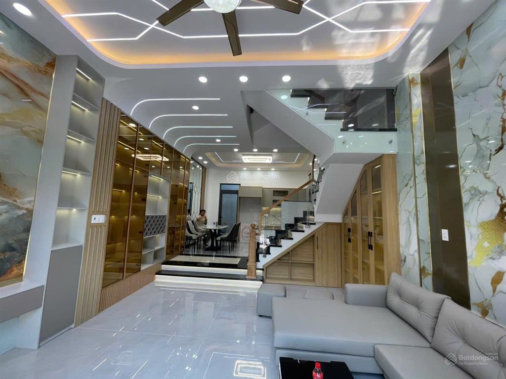 Bán gấp nhà mặt phố (5mx12.5m) 62m2, giá 7,95 tỷ tại số 16, bình hưng hoà, hồ chí minh