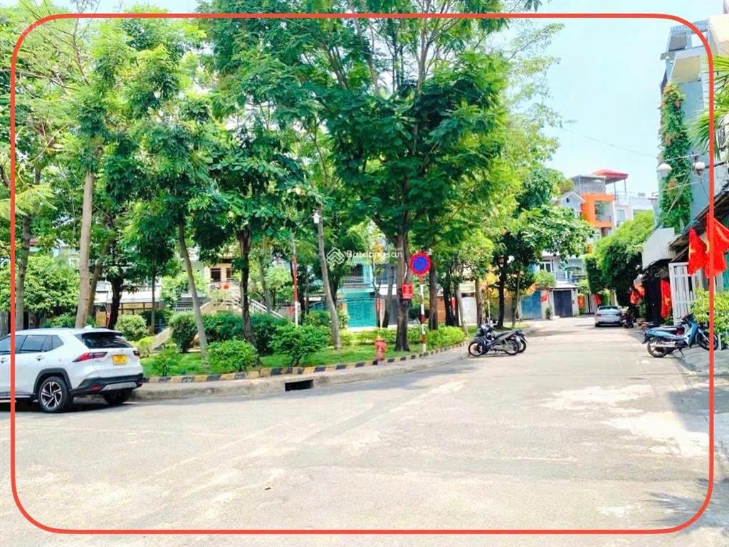 Bán nhà hẻm 8m thông phường tân sơn nhì, 4x18m, 3 lầu, nhà mới, giá 10 tỷ tl