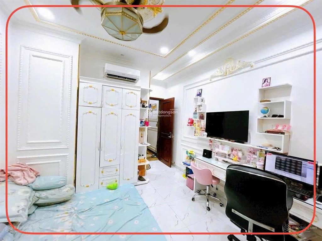 Bán nhà hẻm 8m thông phường tân sơn nhì, 4x18m, 3 lầu, nhà mới, giá 10 tỷ tl