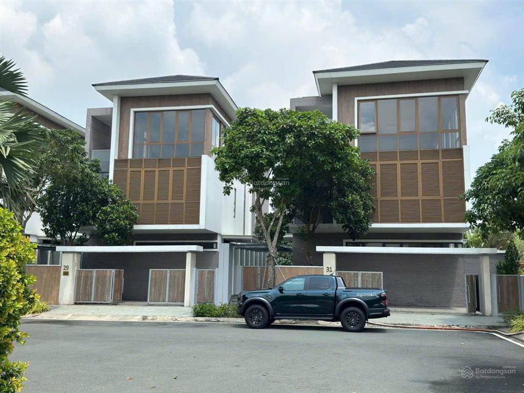 Bán biệt thự view sông biệt lập the rio dt 300m2 xd 3 tầng sổ hồng giá tốt