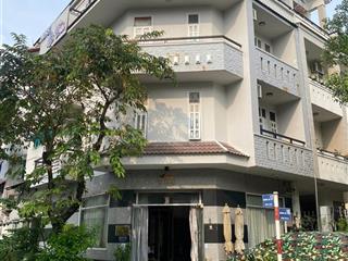 Bán gấp biệt thự góc 2 mt kdc sadeco ven sông đang kd khách sạn