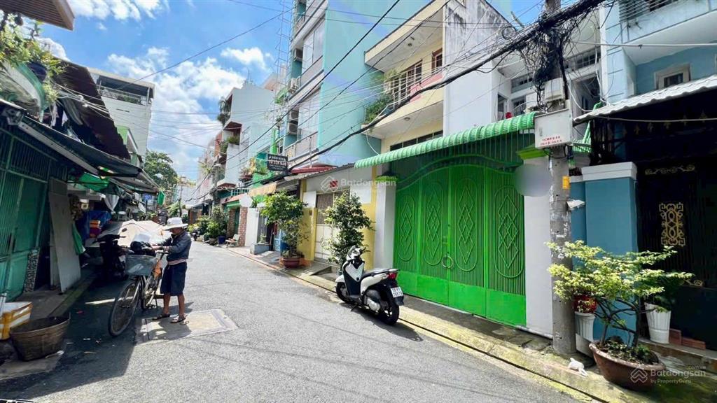 Bán nhà hẻm 6m thạch lam, quận tân phú ( đối diện trường thcs đồng khởi)